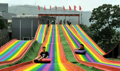 桂林七彩旱滑儿童彩虹滑梯游乐设备景区旱地滑雪圈网红旱雪滑道